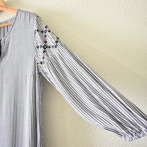 Old Navy Embroidered Tassel Tie Tunic Dress - Picture 8 of 9